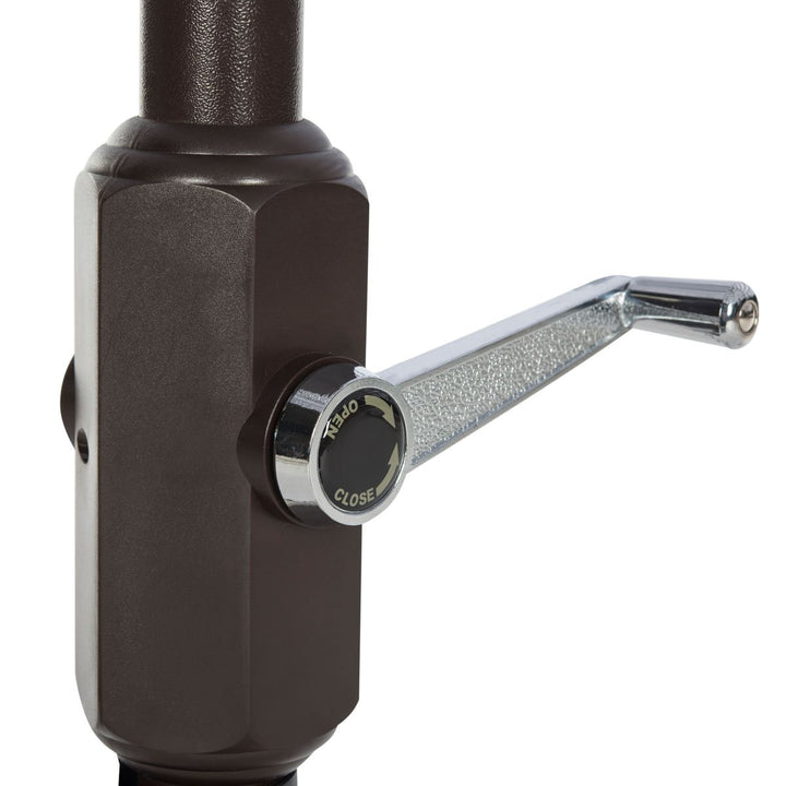 Safavieh Outdoor Collection Iris Fashion Line Auto Tilt Black and White 9-inch White/Black - Diamond Home USA