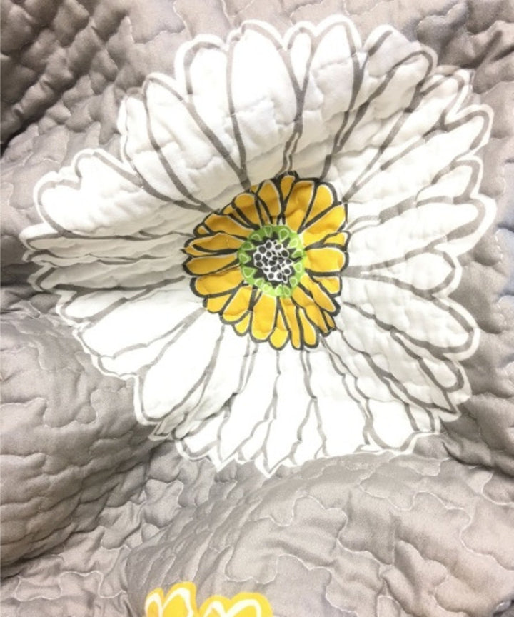 3 Piece Bright Garden oral Motif Quilt Set Queen Size Featuring Embroidered - Diamond Home USA