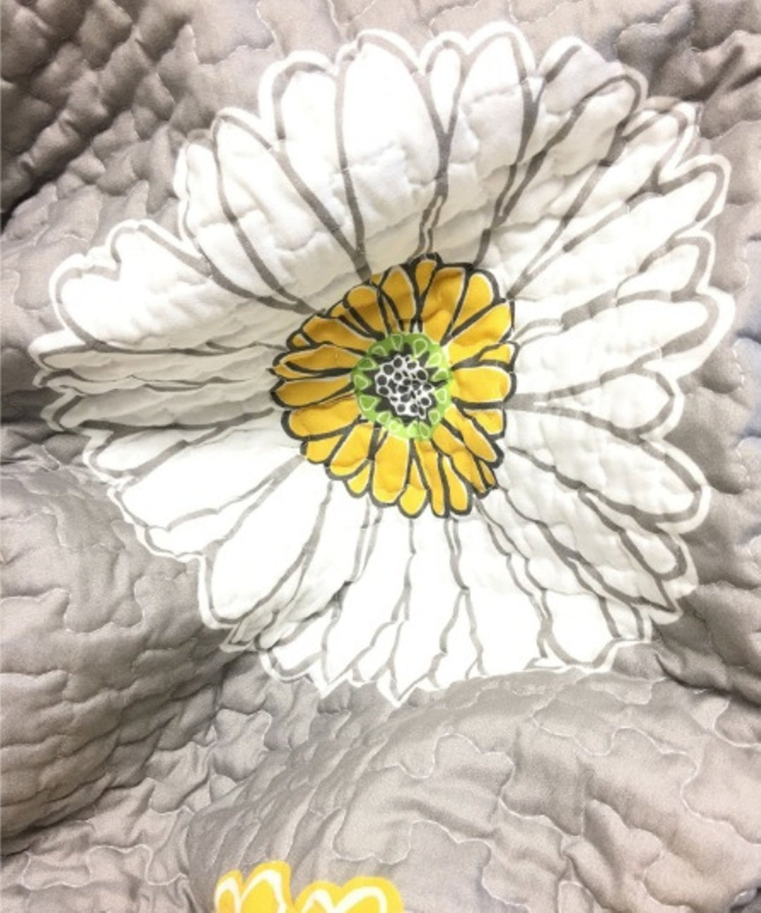 3 Piece Bright Garden oral Motif Quilt Set Queen Size Featuring Embroidered - Diamond Home USA