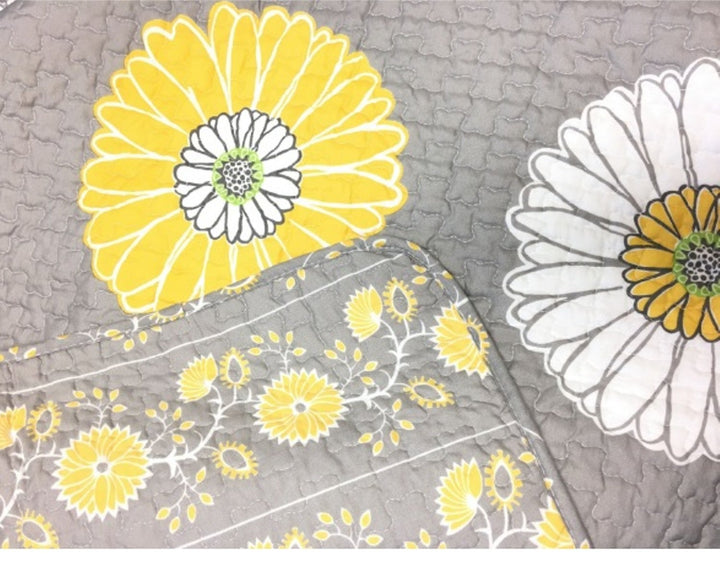 3 Piece Bright Garden oral Motif Quilt Set Queen Size Featuring Embroidered - Diamond Home USA