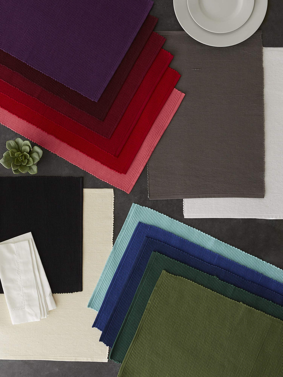 CC Home Furnishings Set of 6 Wine Red Ribbed Placemats 19” x 13" - Diamond Home USA