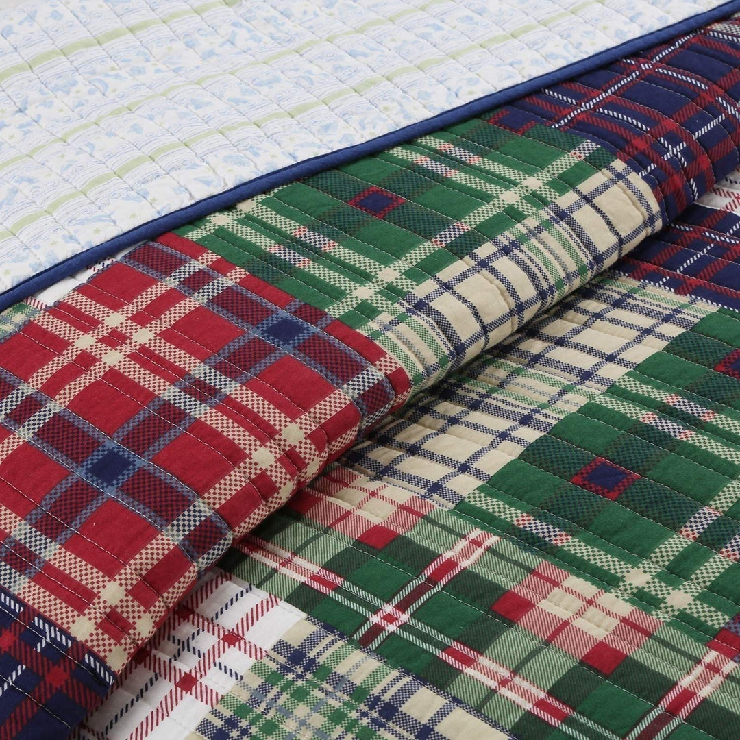 2 Piece Patchwork Pattern Quilt Set Cabin Theme