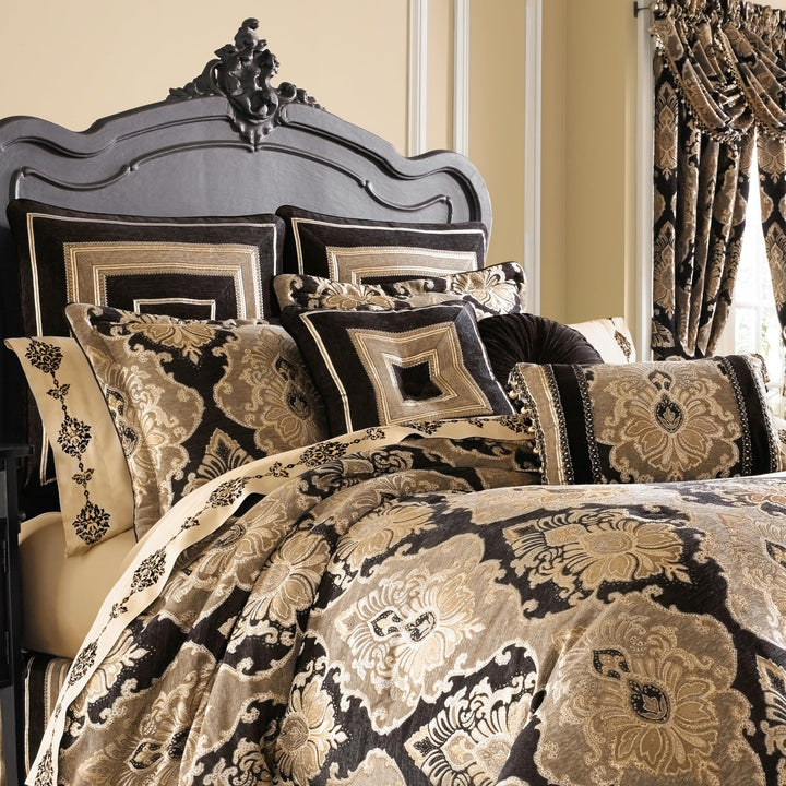 J. Queen New York Bradshaw Black Comforter Set Queen - Diamond Home USA