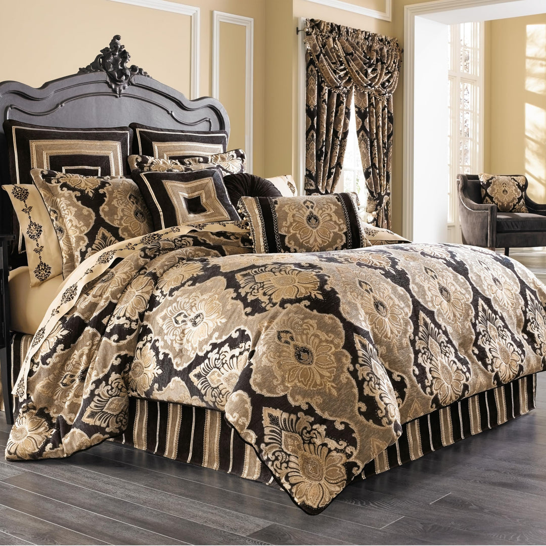 J. Queen New York Bradshaw Black Comforter Set Queen - Diamond Home USA