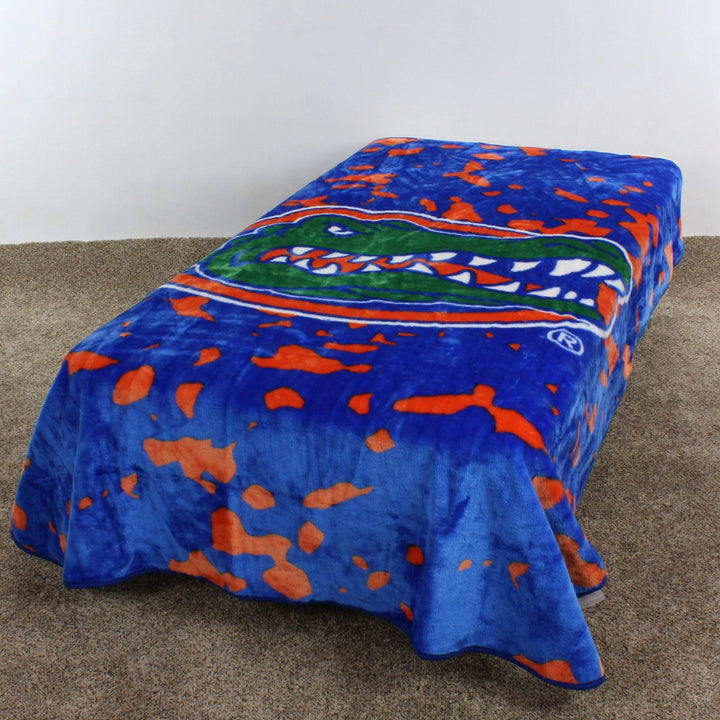 Gators Throw Blanket/Bedspread 63" X 86" Sports Collegiate - Diamond Home USA