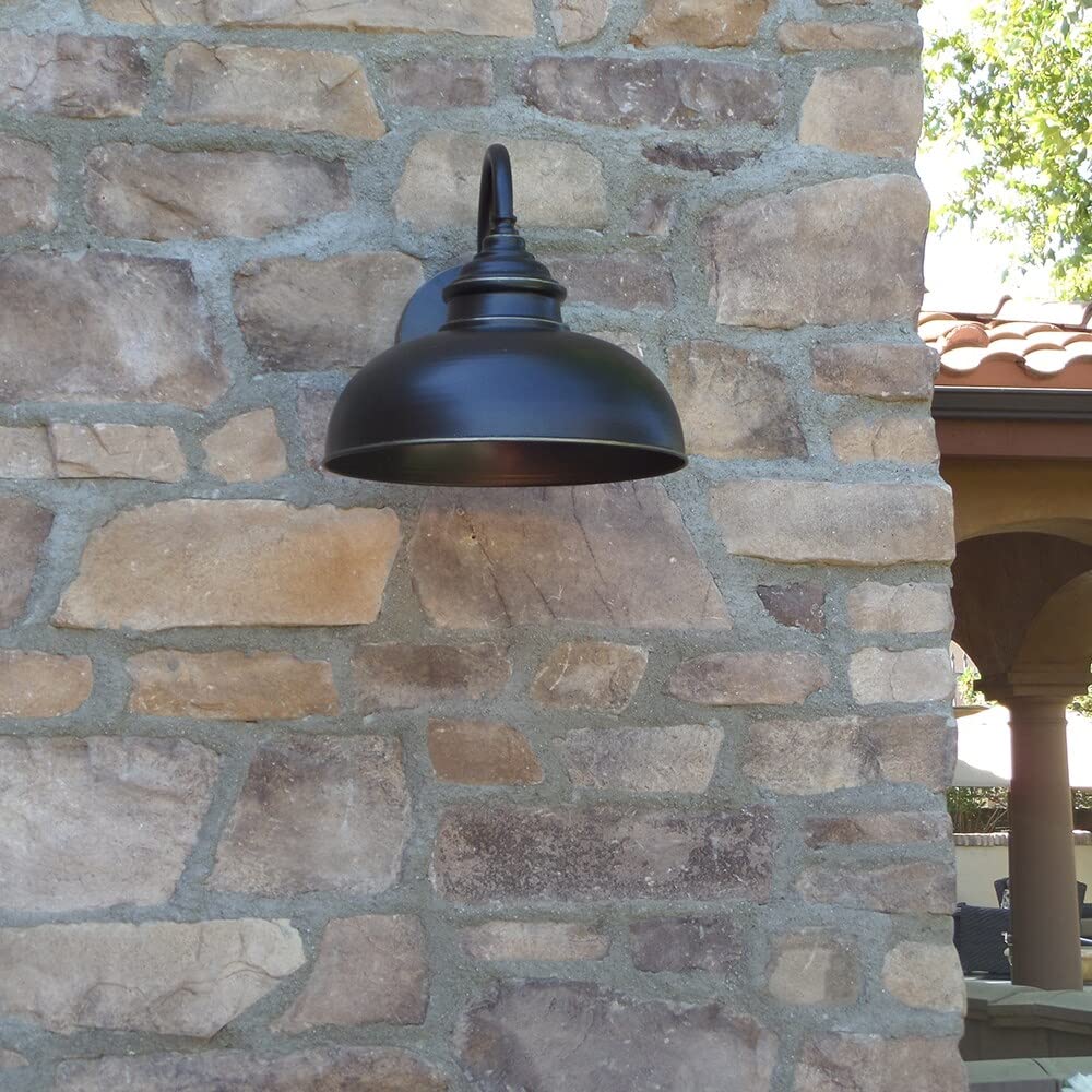 Light Outdoor Wall Mounted Lighting in Oil Rubbed Bronze Finish Traditional