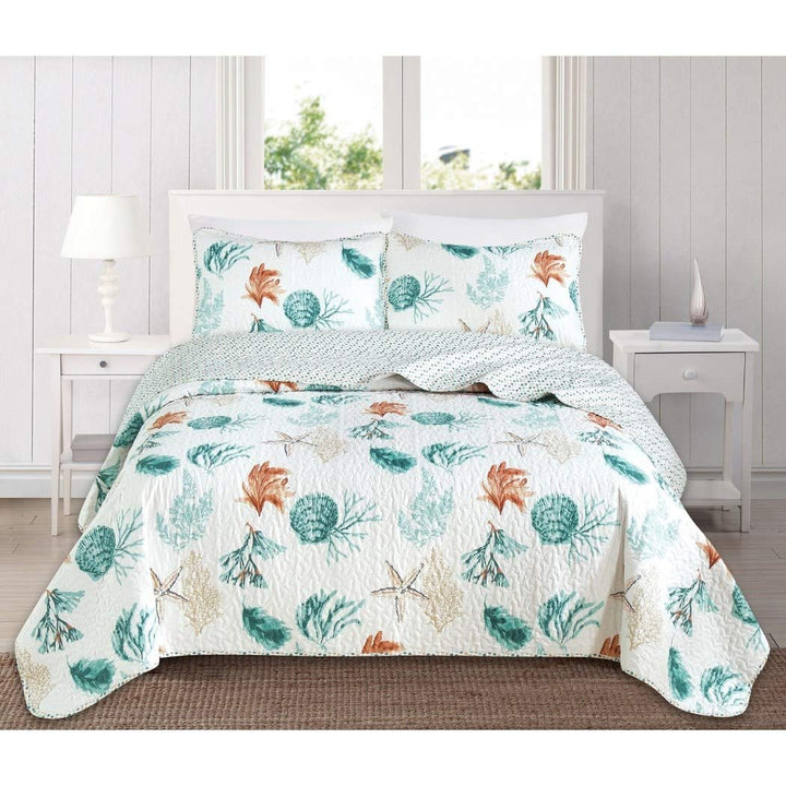 3 Piece Green White Beach Theme Quilt Full Queen Set Sea Shell Inspired Full - Queen - 3 Piece