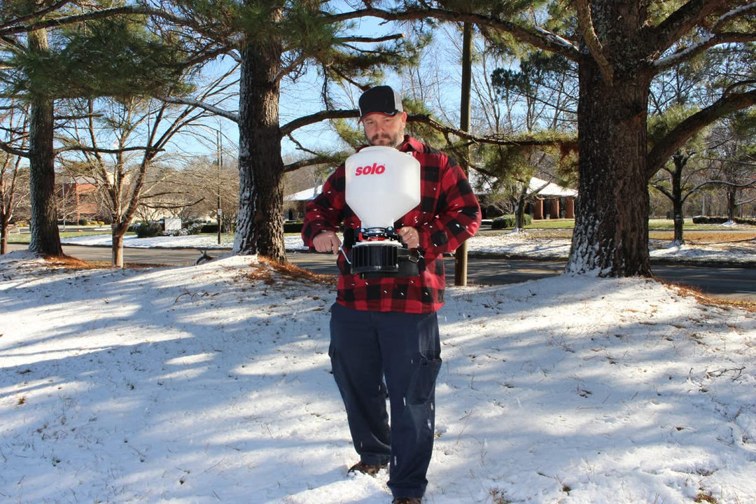 SOLO Inc. Solo 421 20-Pound Capacity Portable Chest-mount Spreader with - Diamond Home USA