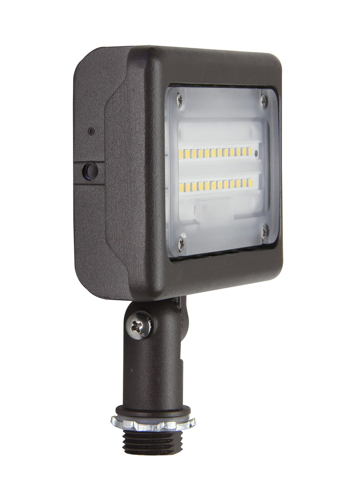 MaxLite Slim Flood 15W 120-277V Wide 5000K Bronze Knuckle 1/2" Threaded Nipple