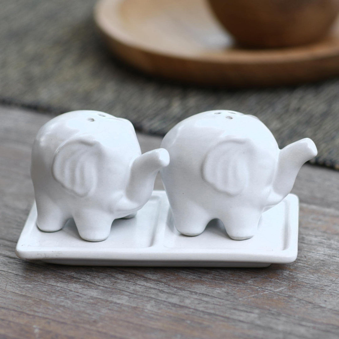 Handmade Eager Elephants In White Ceramic Salt And Pepper Set 1 Piece
