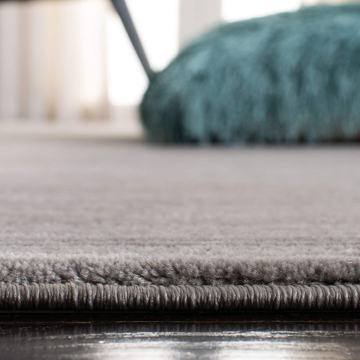 SAFAVIEH Vision Collection Area Rug - Creme Modern Ombre Tonal Chic