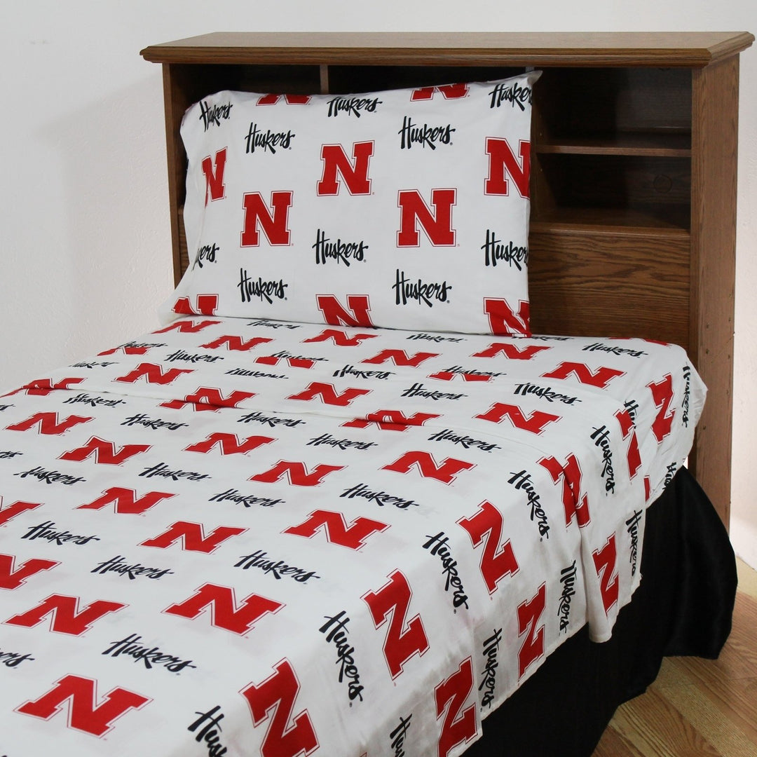 N-A 4 Piece NCAA Cornhuskers Sheet Set Full Sized White Multi Collegiate - Diamond Home USA