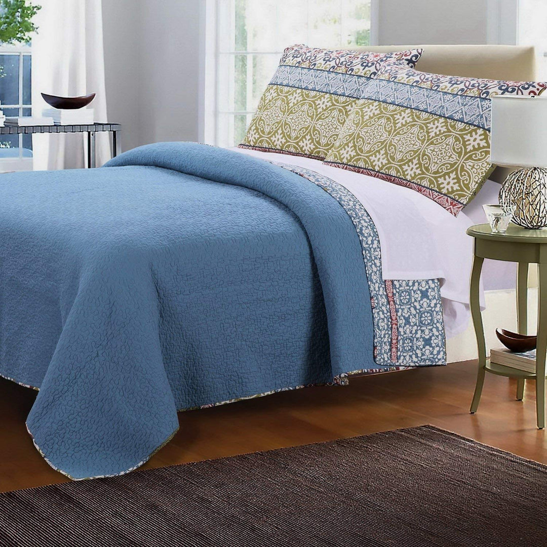 Boho Bohemian Quilt Set with Shams Geometric Pattern Mandala - 3 Piece