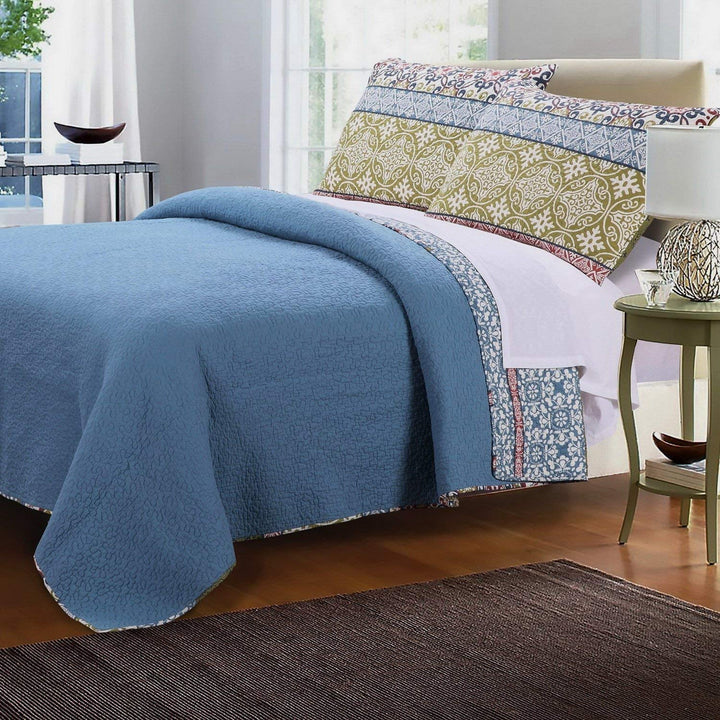 Boho Bohemian Quilt Set with Shams Geometric Pattern Mandala - 3 Piece