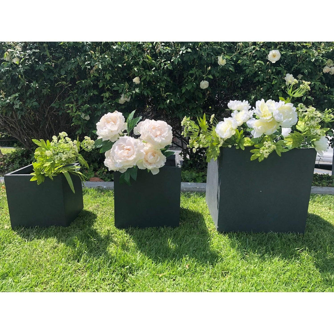Lightweight Concrete Modern Square Granite of 3-15.7'x15.7'x15.7' Grey - Diamond Home USA