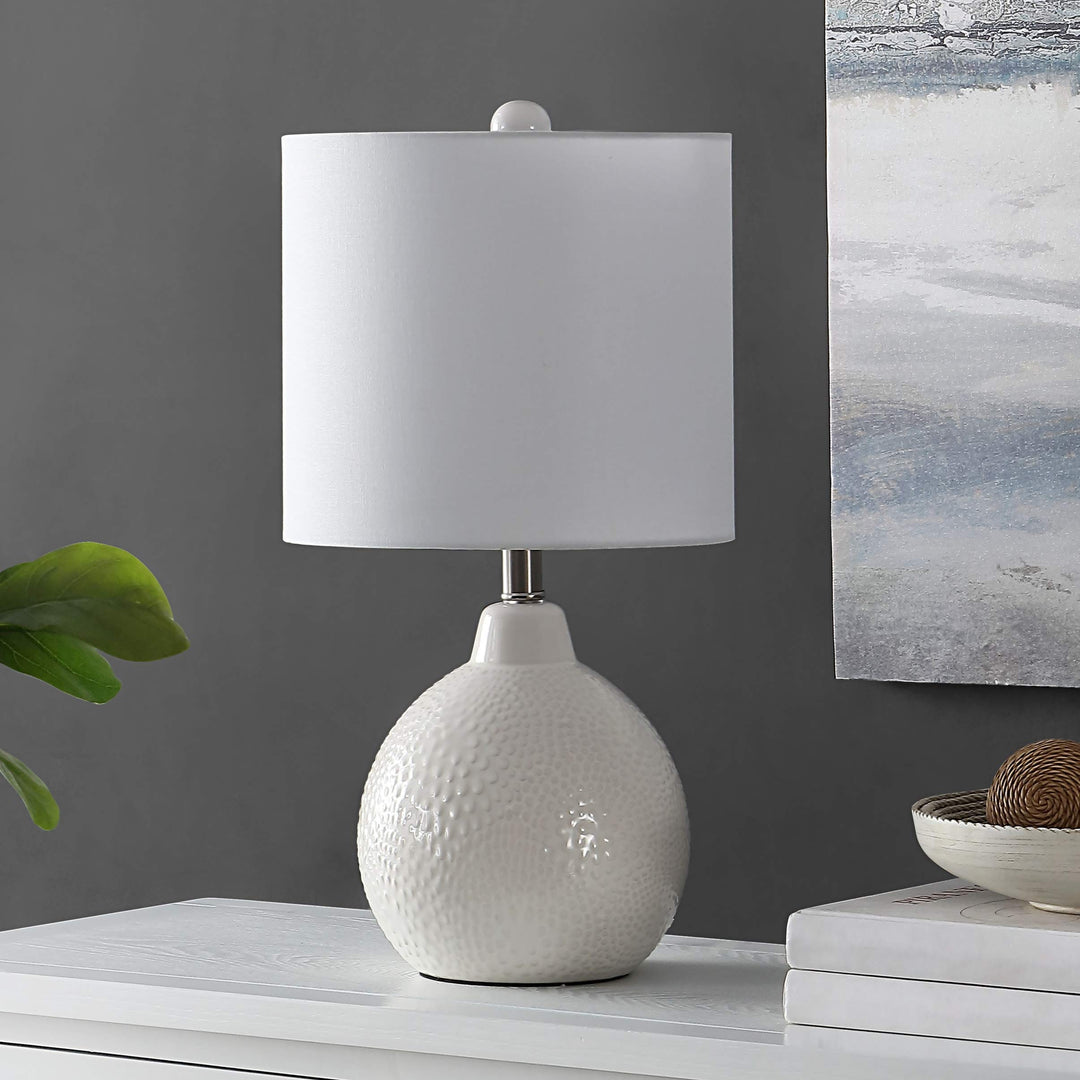 Lighting 20-inch Memphis Ceramic Table Lamp 11" X 20" White Modern