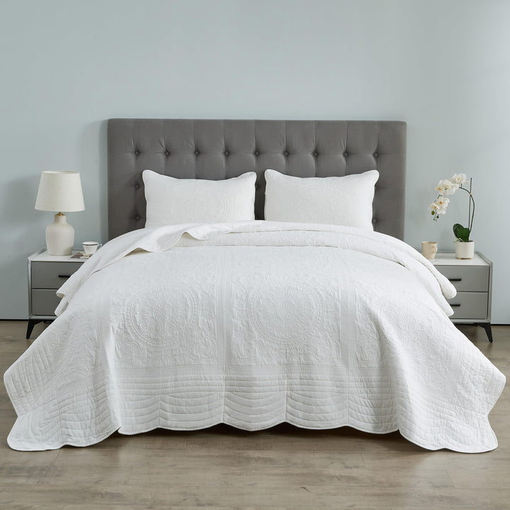 Melange Home Isabella Cotton Embroidery Quilt Set Full - Queen - 3 Piece