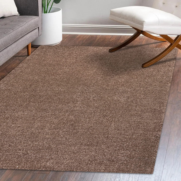 JONATHAN Y Tumbling Solid Low-Pile Area Rug