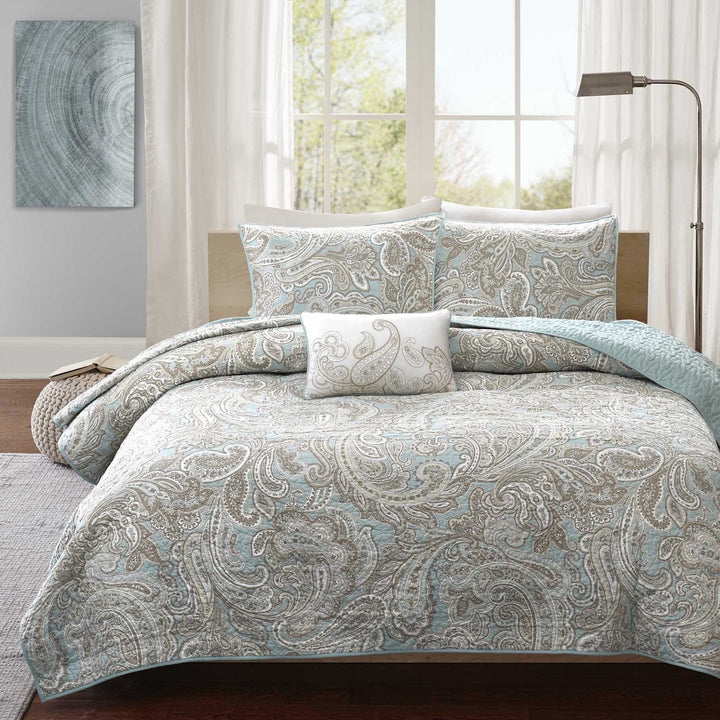 4 Piece Beautiful Coverlet Set Paisley Themed