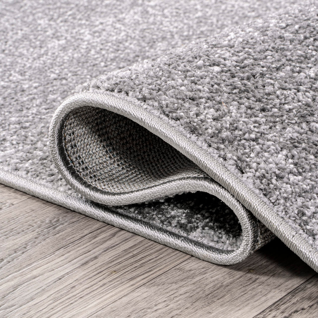 JONATHAN Y Tumbling Solid Low-Pile Area Rug