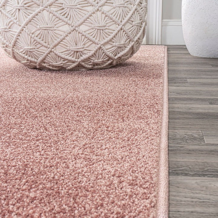 JONATHAN Y Tumbling Solid Low-Pile Area Rug