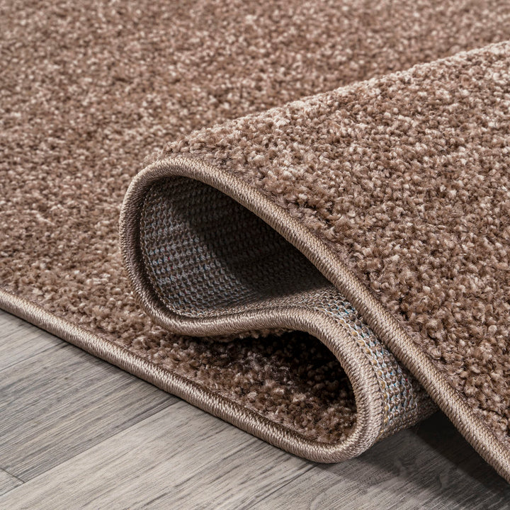 JONATHAN Y Tumbling Solid Low-Pile Area Rug