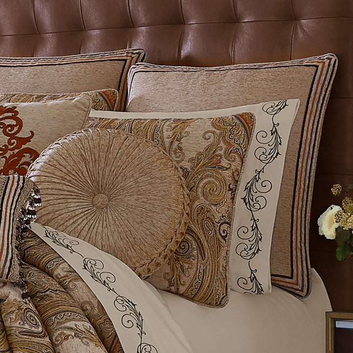 J. Queen New York Luciana Comforter Set Beige