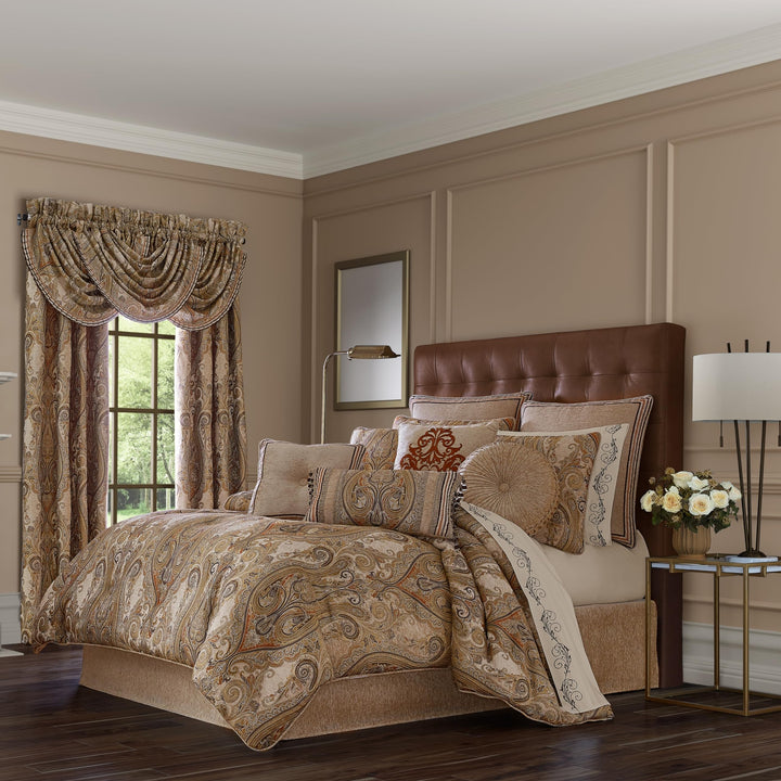 J. Queen New York Luciana Comforter Set Beige
