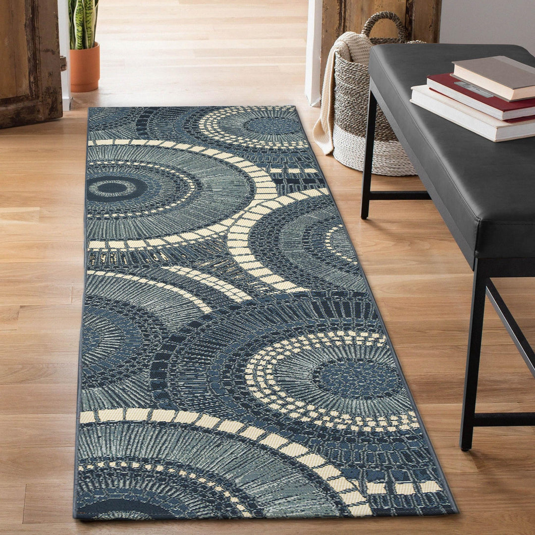 Liora Manne Marina Indoor/Outdoor Power Loomed Synthetic Blend Low Profile 1'11" x 7'6" - Delft