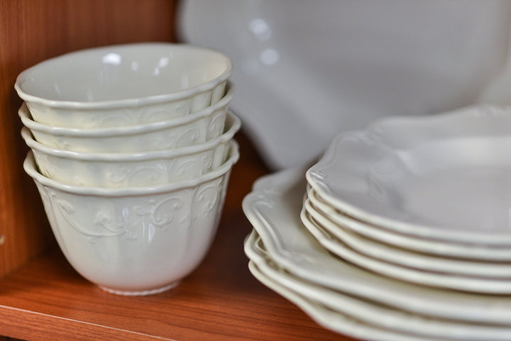 Red Vanilla FQ900-402 Country Estate Salad Plates (Set of 4) 8.25" White - Diamond Home USA