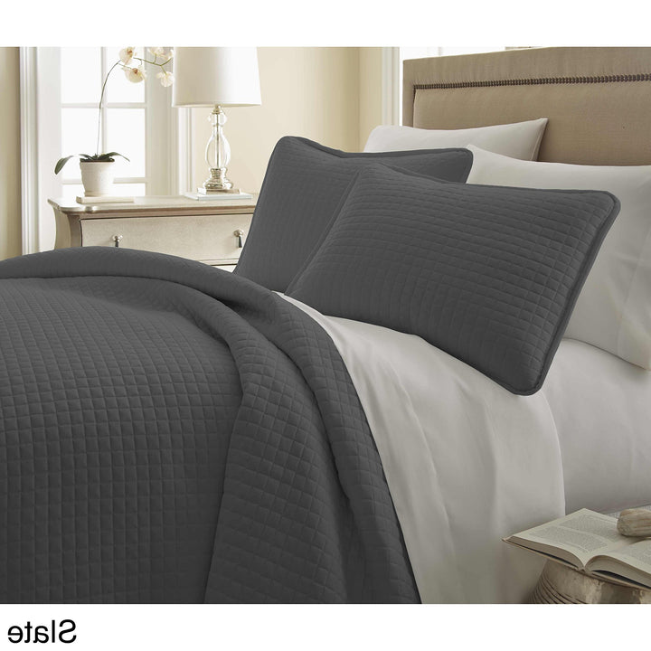 3 Piece Oversized Slate Quilt Set Square Pattern Themed