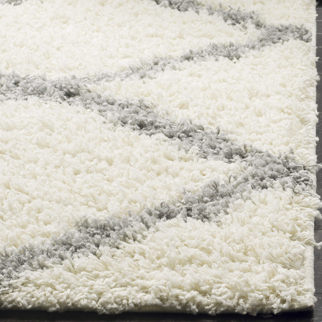 SAFAVIEH Dallas Shag Collection Accent Rug - 3' x 5' Ivory & Grey Trellis Design - Diamond Home USA