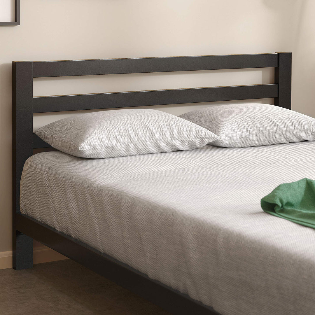 ZINUS Arnav Metal Platform Bed Frame with Headboard Wood Slat Support No Box