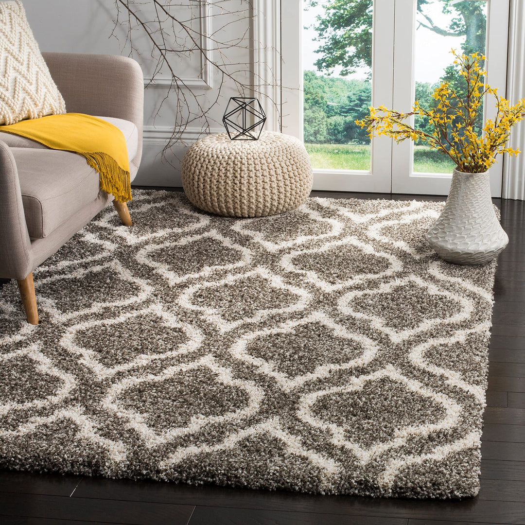 SAFAVIEH Hudson Shag Collection Accent Rug - 4' x 6' Ivory & Slate Blue Moroccan - Diamond Home USA