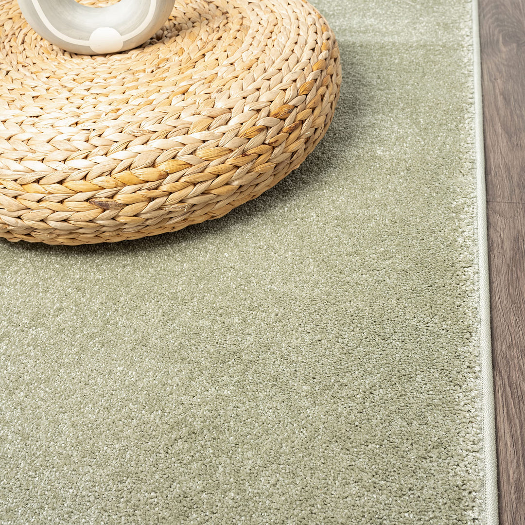JONATHAN Y Tumbling Solid Low-Pile Area Rug