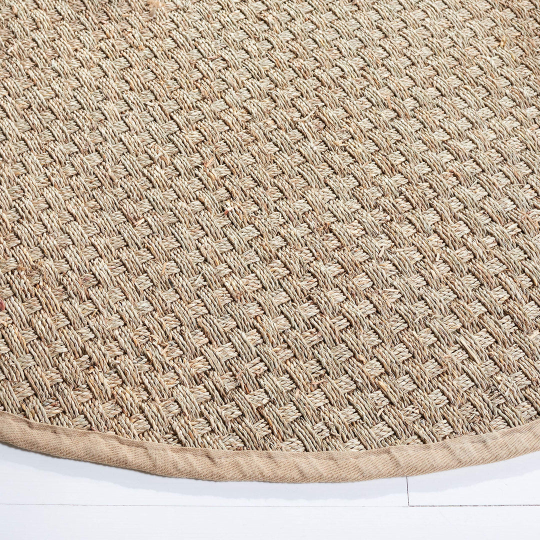 SAFAVIEH Natural Fiber Collection Area Rug - 4' Round Natural & Beige Border - Diamond Home USA