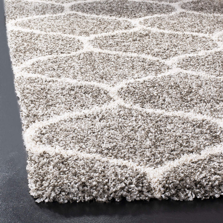 SAFAVIEH Hudson Shag Collection Accent Rug - 4' x 6' Grey & Ivory Trellis Design