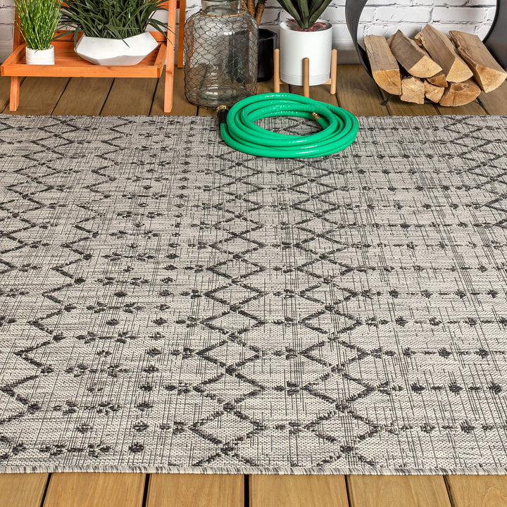 JONATHAN Y Trebol Moroccan Geometric Textured Weave Indoor/Outdoor Area Rug