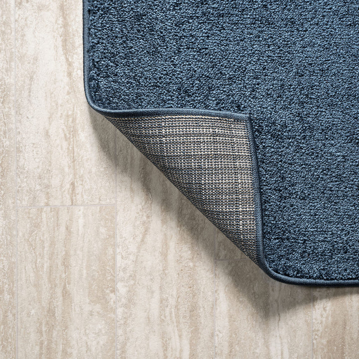 JONATHAN Y Tumbling Solid Low-Pile Area Rug