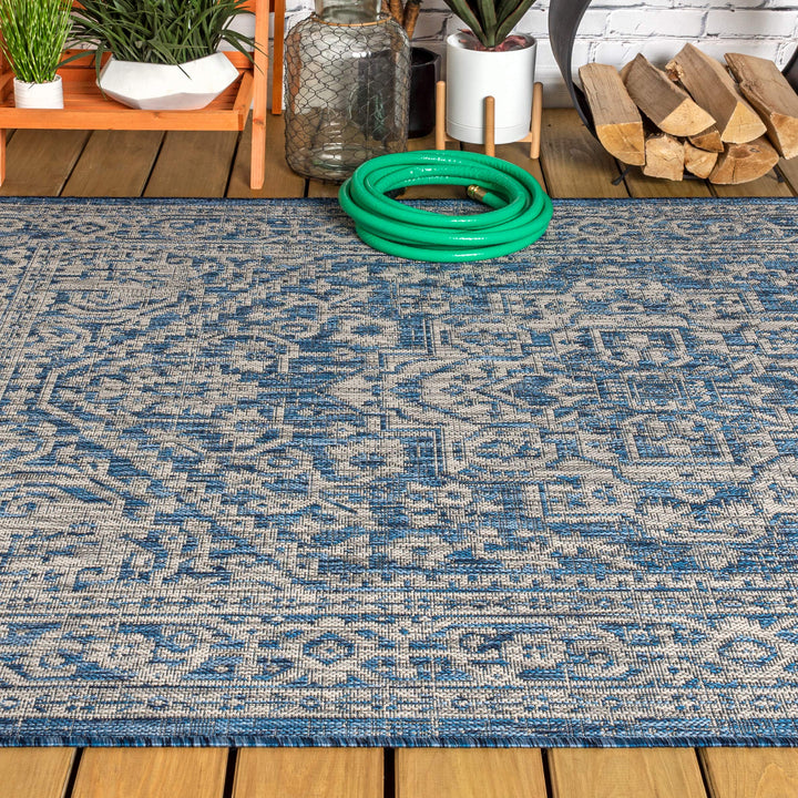JONATHAN Y Rozetta Medallion Textured Weave Indoor/Outdoor Area Rug