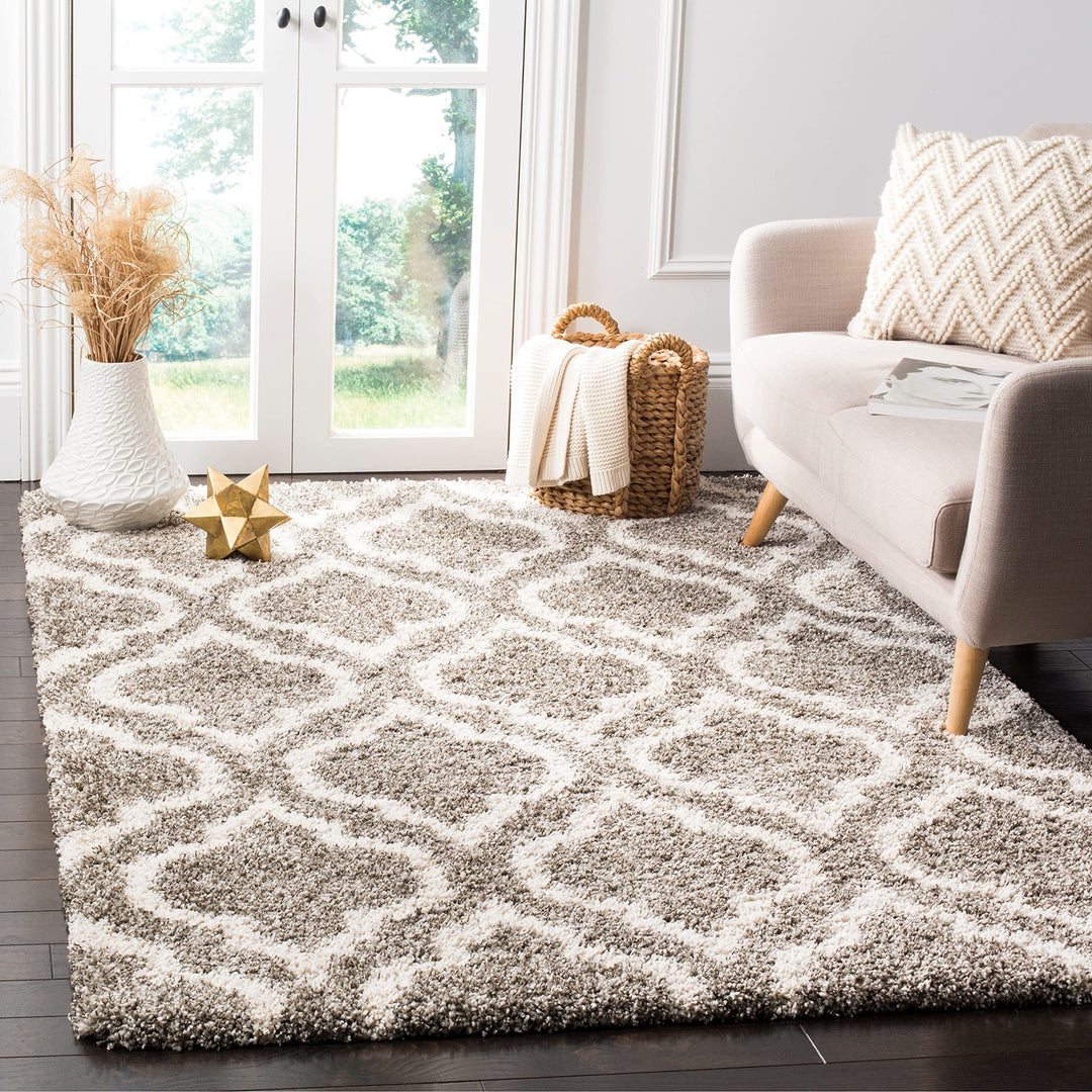 SAFAVIEH Hudson Shag Collection Accent Rug - 4' x 6' Ivory & Slate Blue Moroccan - Diamond Home USA