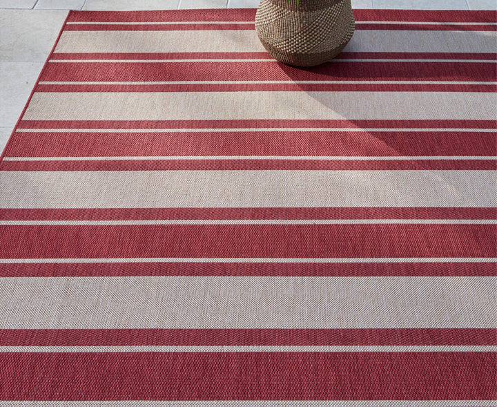 Gertmenian Indoor Outdoor Classic Flatweave Area Rug Stain & UV Resistant Carpet