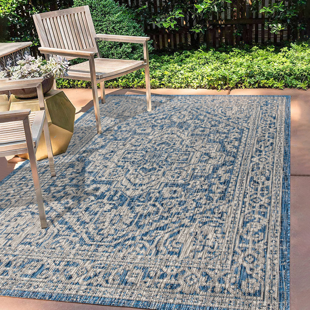 JONATHAN Y SMB101B-9 Sinjuri Medallion Textured Weave Indoor/Outdoor 9 ft. x 9 X 12 - Navy/Gray