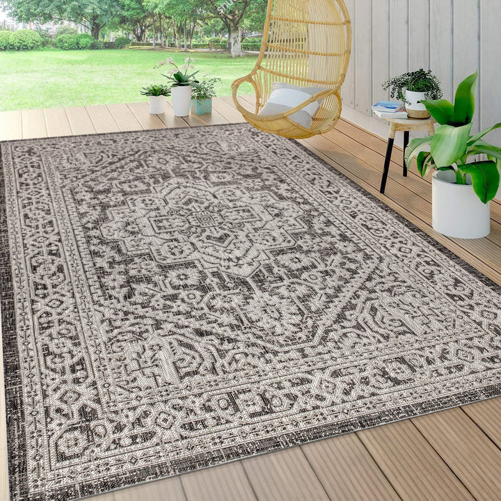 JONATHAN Y SMB101D-9 Sinjuri Medallion Textured Weave Indoor Outdoor Area Rug 9 X 12 - Gray/Black