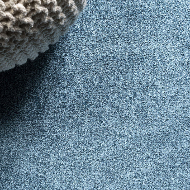 JONATHAN Y Tumbling Solid Low-Pile Area Rug