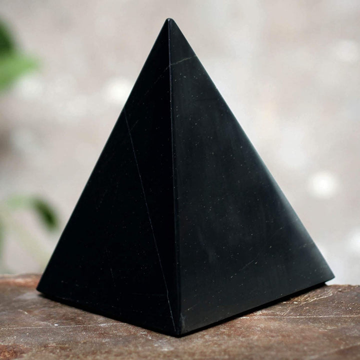 Onyx 'ck Night Peace' Pyramid Sculpture Handmade Peru