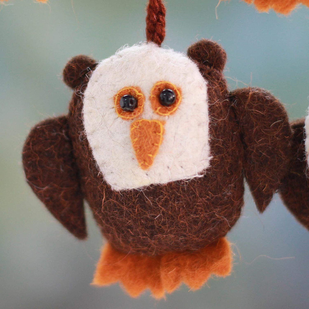 Handmade Set 4 Wool Ornaments 'Solemn Brown Owls' (India) Polyester