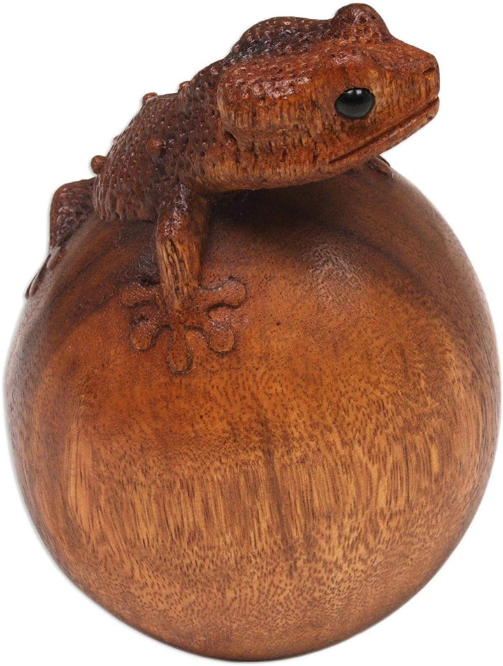 Wood Sculpture 'Watching Gecko' (Indonesia) Brown Handmade - Diamond Home USA