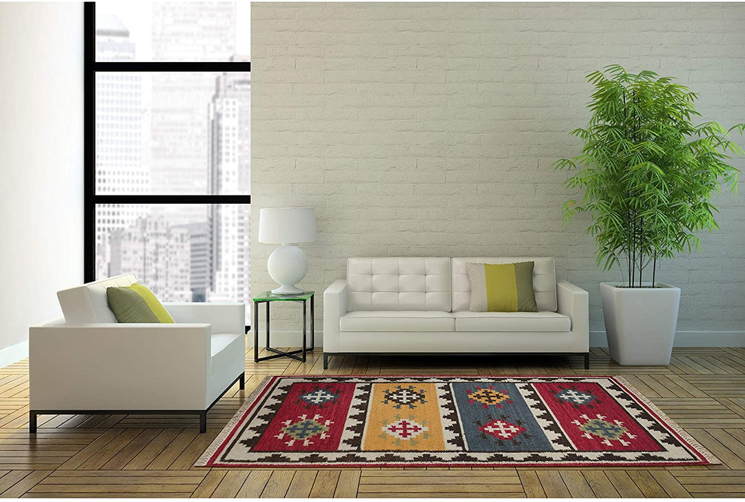 Handmade Vegetable Dye Tribal Wool Kilim Rug (India) 4' X 6'