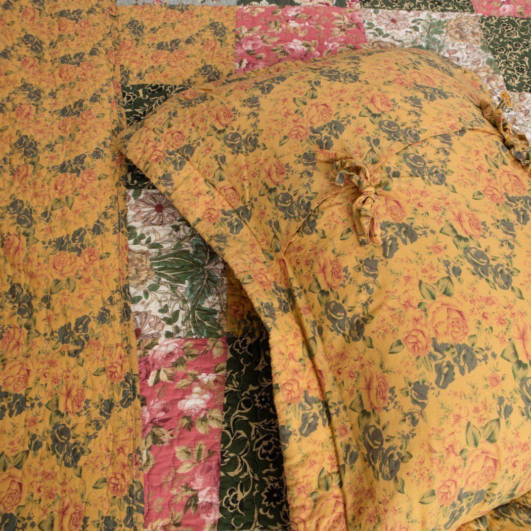 Floral Patchwork Quilt Oversized Damask Victorian Flowers Modern Spring Soft Cotton